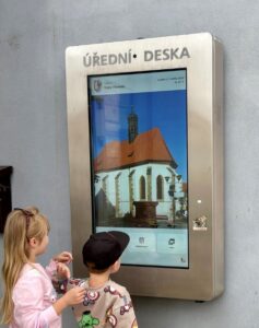 Úřední deska ve Starém Plzenci
